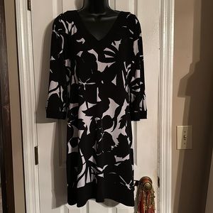 EUC White House Black Market women’s dress size medium